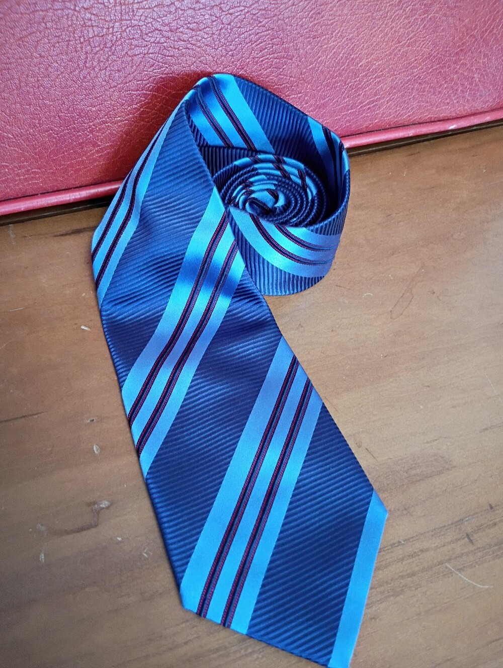 Henry Jacobson Blue Striped Men's Necktie - Classic Professional Style